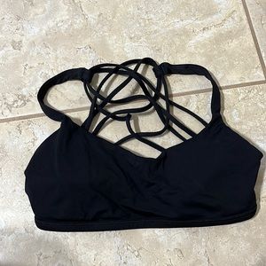 LULULEMON FREE TO BE BRA BLACK SIZE 6